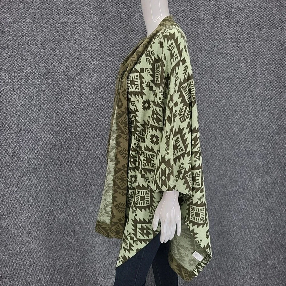 Denim Co Womens Jacquard Open Front Poncho Cardigan Plus One Size Green Printed